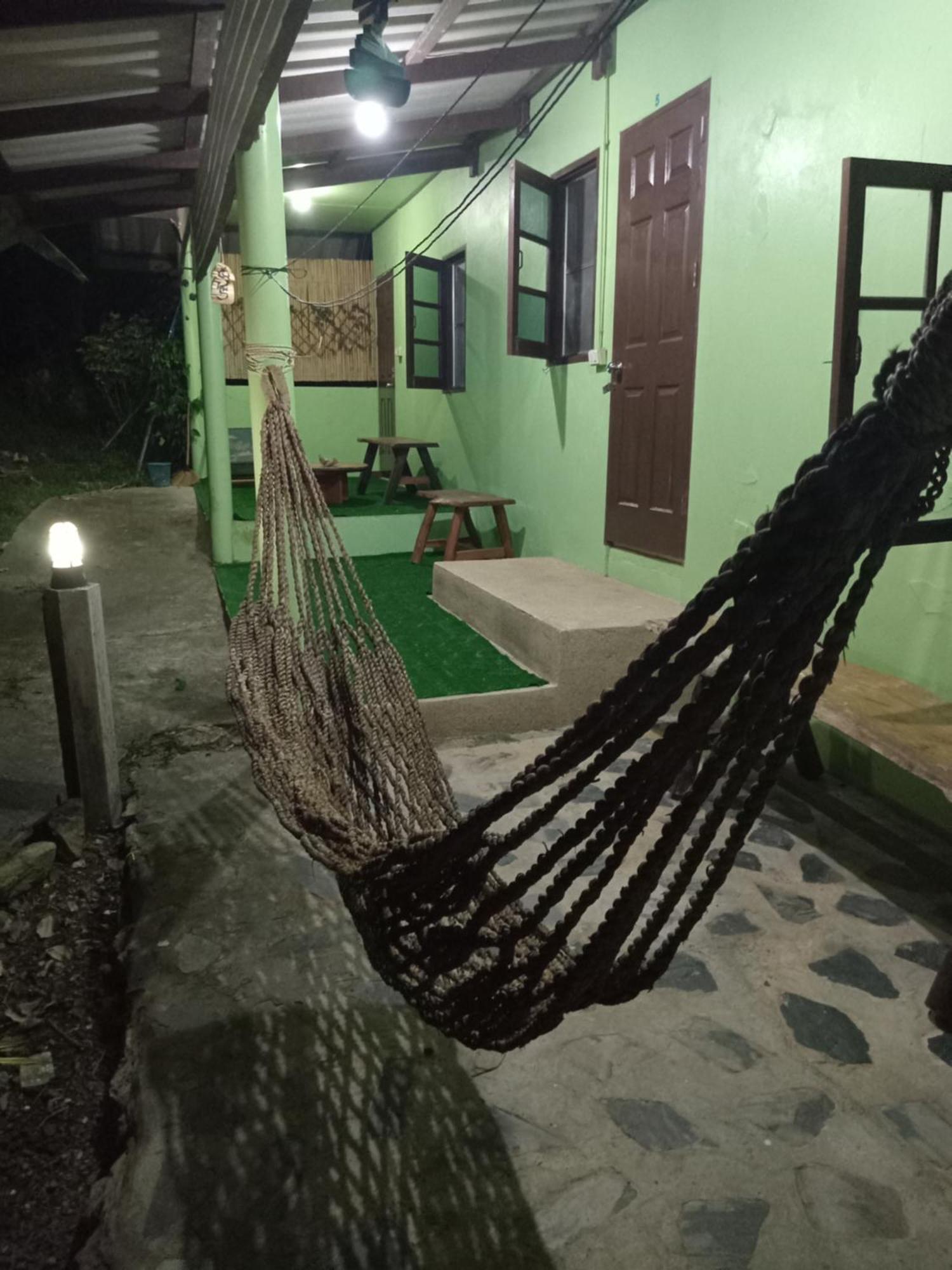 Hill Station Hostel At Chor Chaba Ko Kut Exterior photo