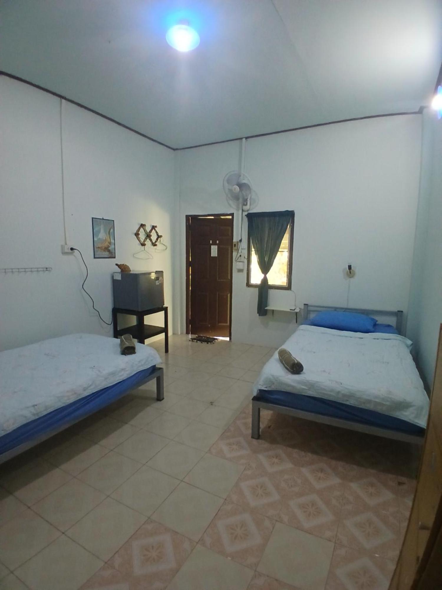 Hill Station Hostel At Chor Chaba Ko Kut Exterior photo